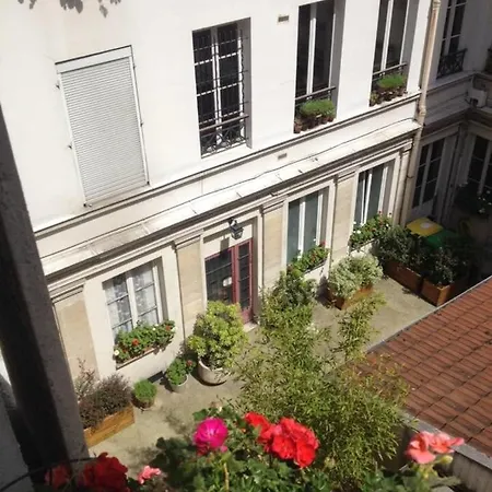 Comfortable In The Centre Of Apartment Paris